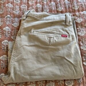 Levi’s Tapered khaki pant